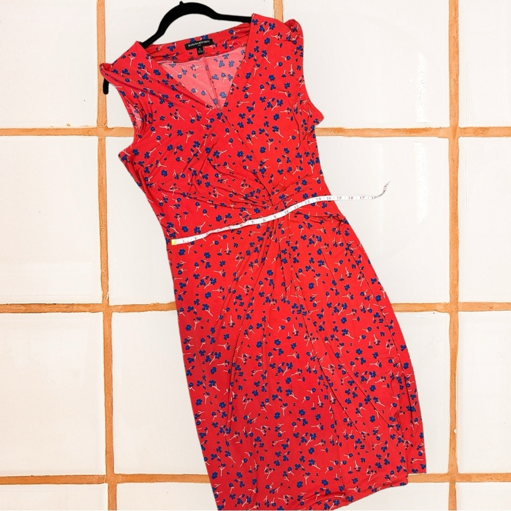 Banana republic red dress blue florals size M ruched on the side/front